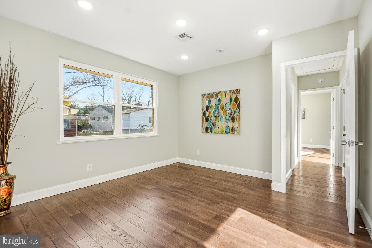 1202 Burton Street photo 11