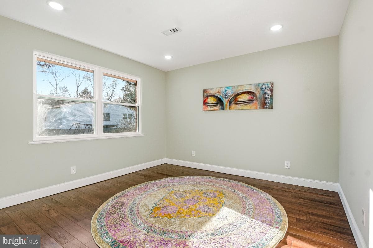 1202 Burton Street photo 14