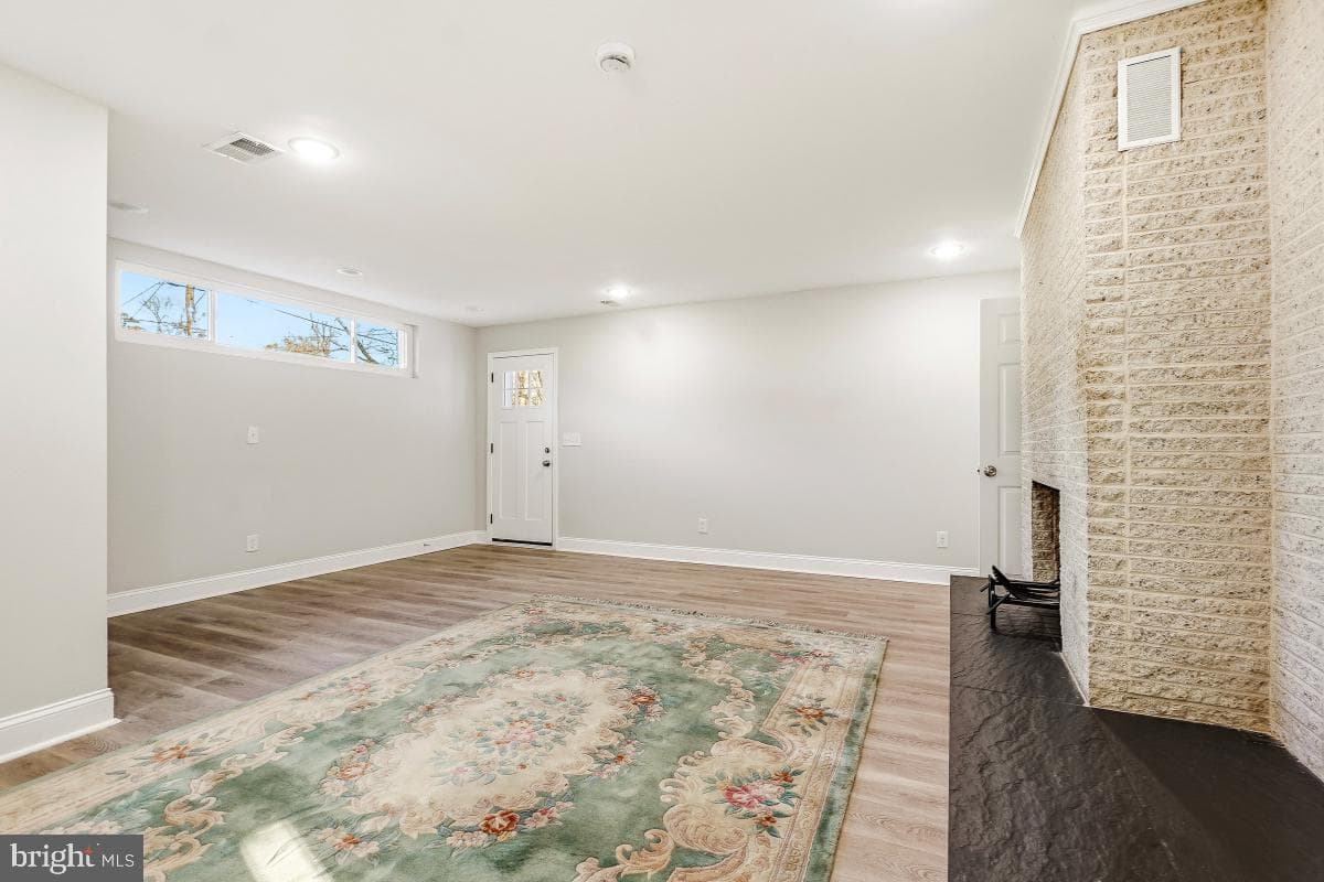 1202 Burton Street photo 24