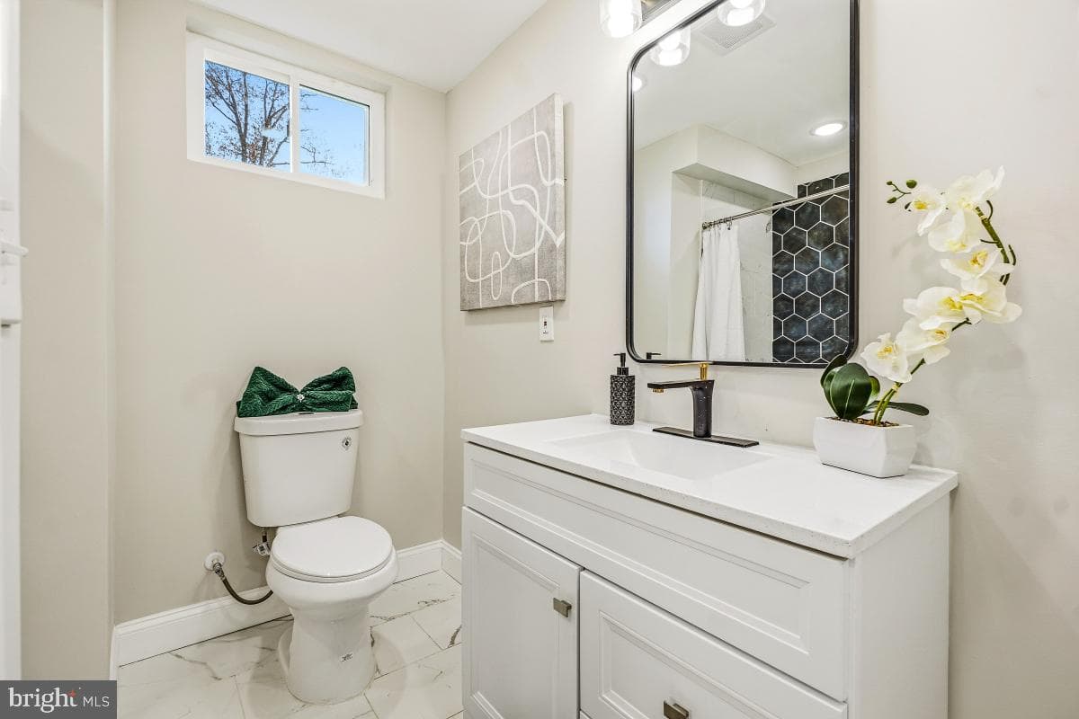 1202 Burton Street photo 26