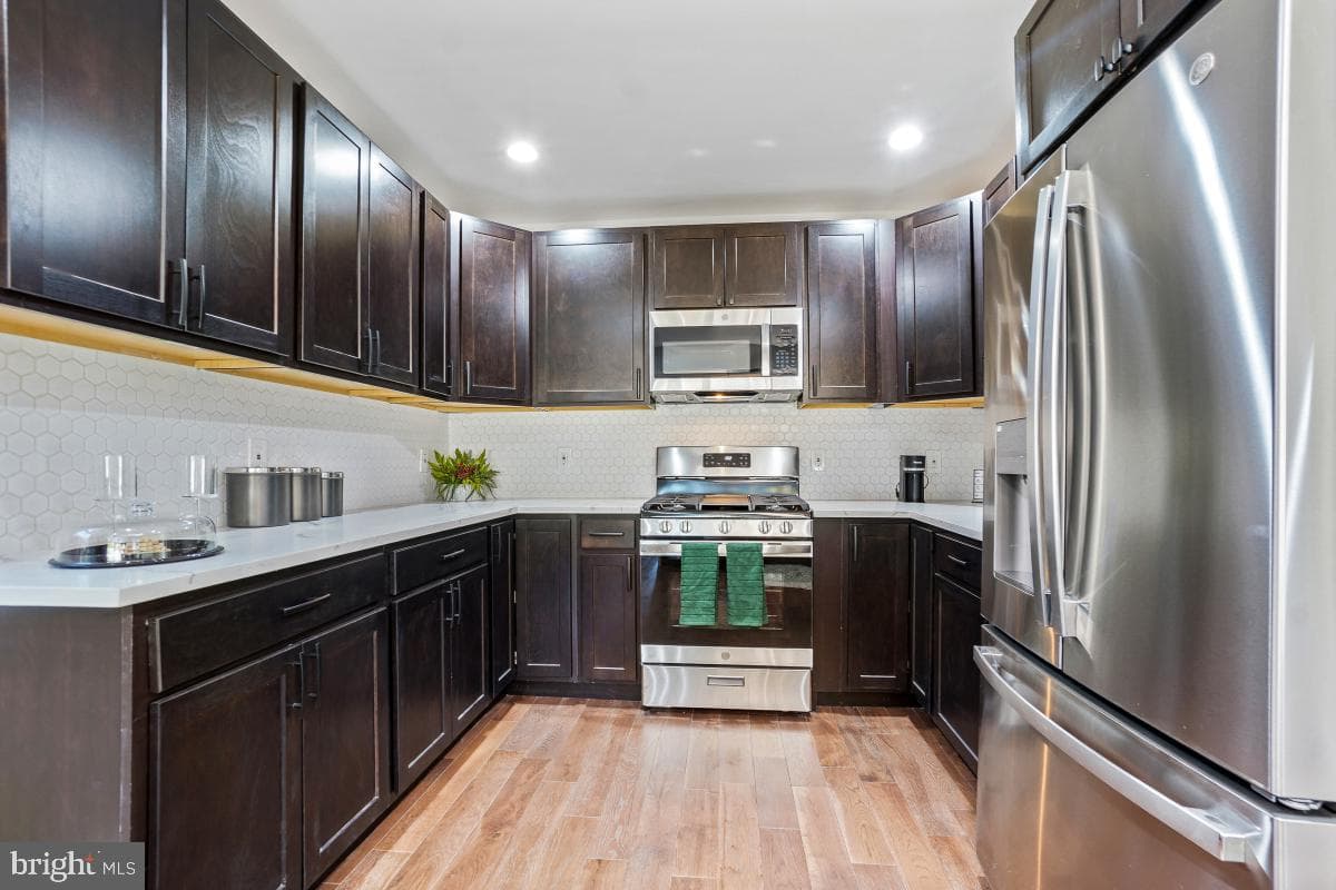 1202 Burton Street photo 8