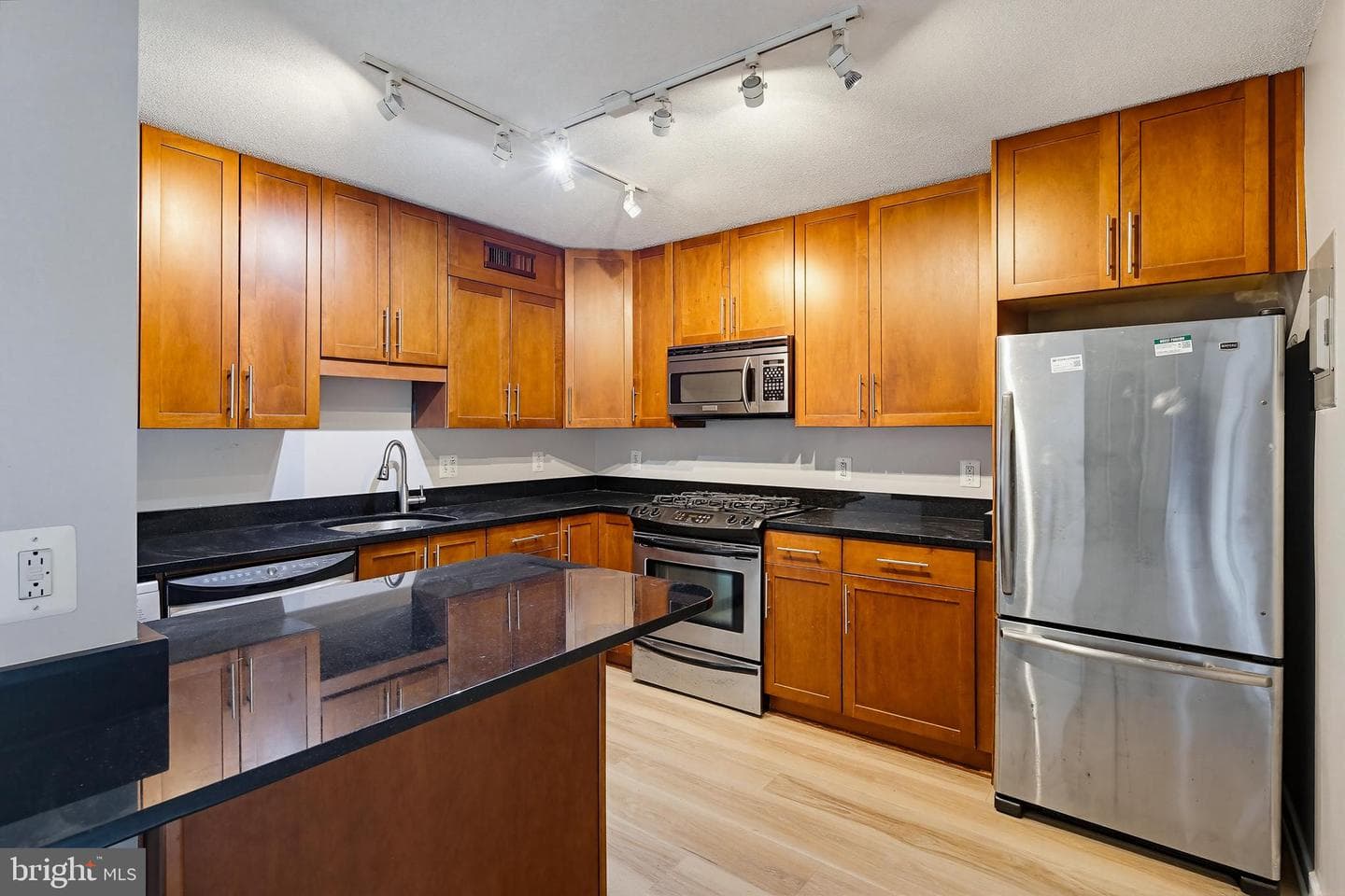 7333 New Hampshire Avenue #516 photo 2