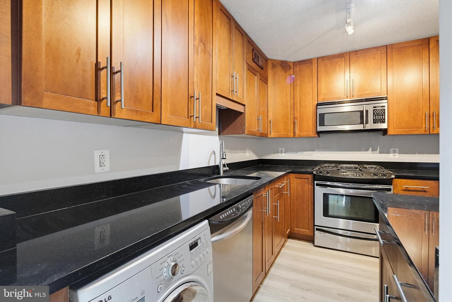 7333 New Hampshire Avenue #516 photo 3