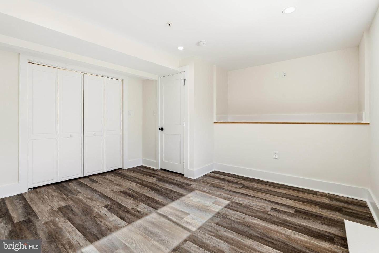 512 Bickford Avenue photo 59