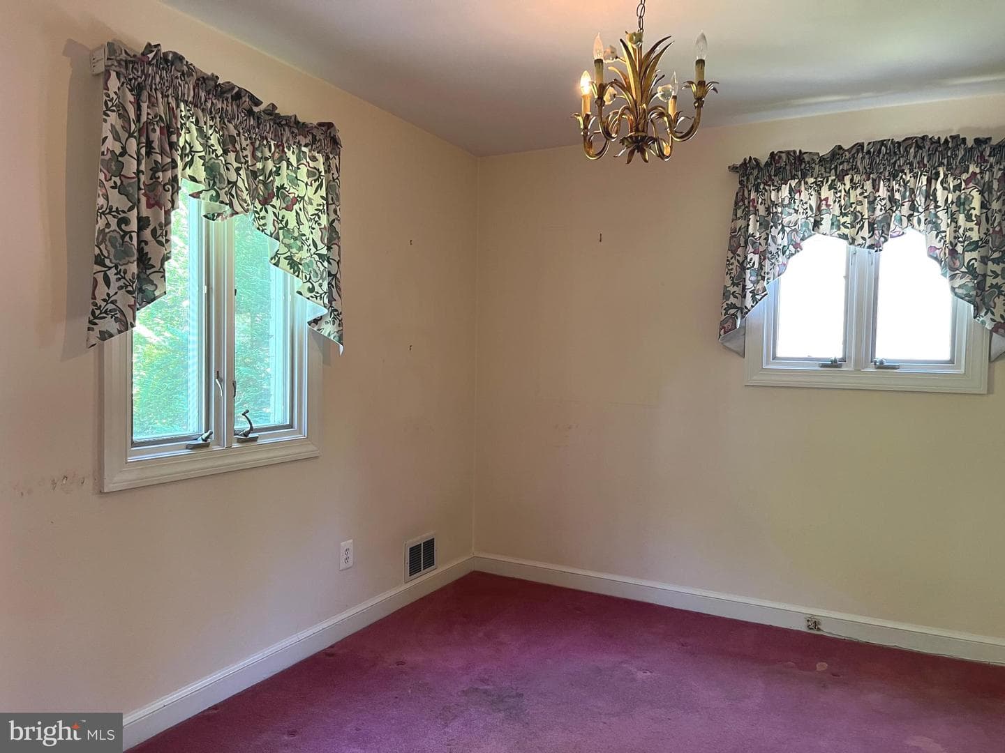 6907 Wilson Lane photo 11