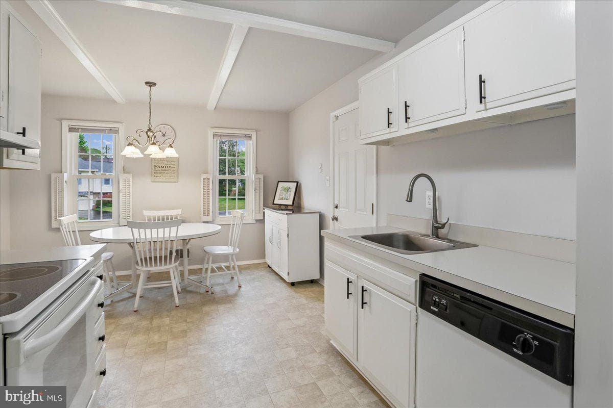18017 Overwood Drive photo 10