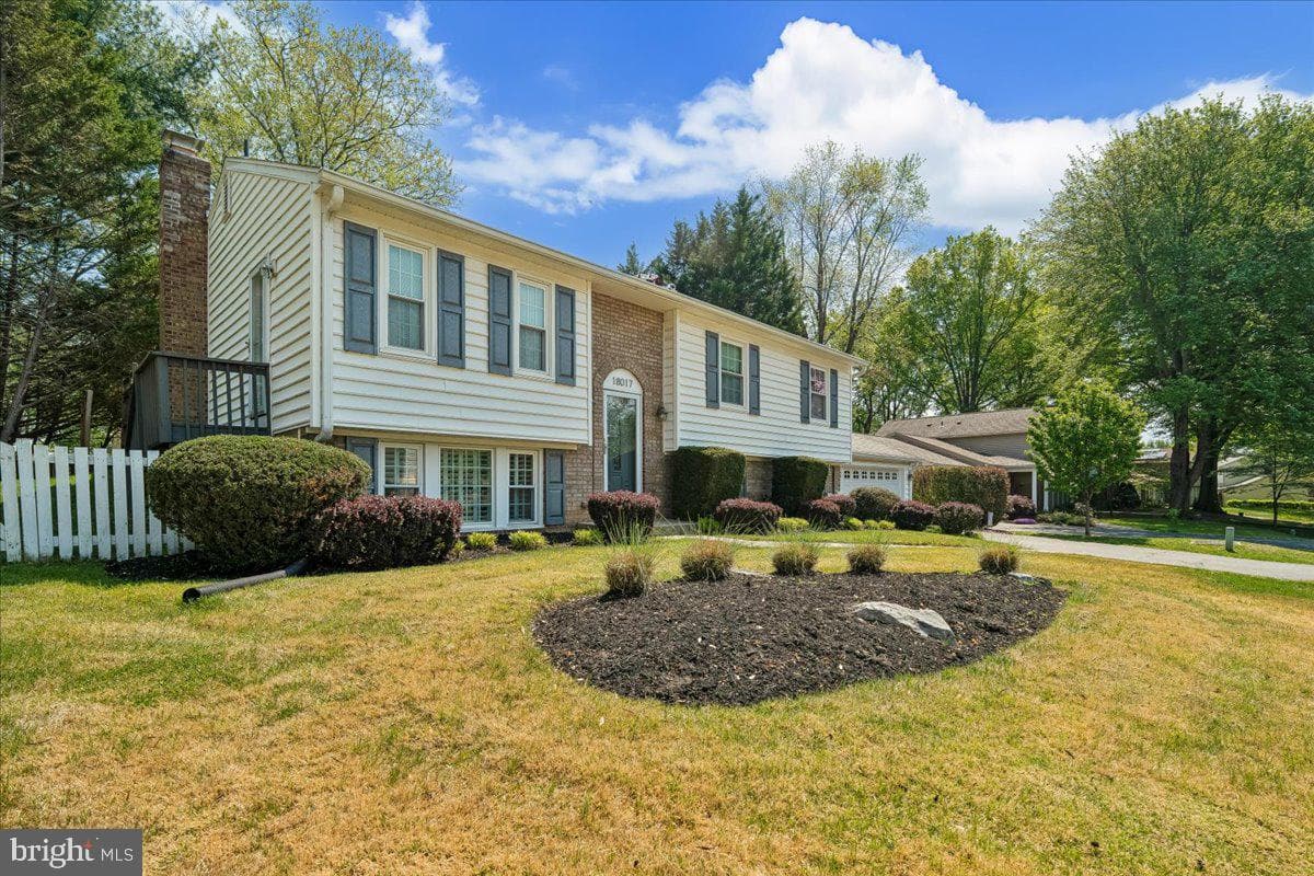 18017 Overwood Drive photo 38