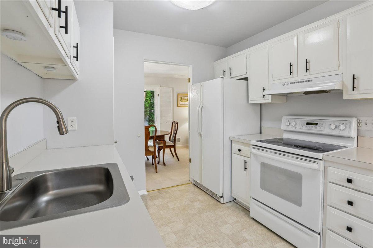 18017 Overwood Drive photo 9
