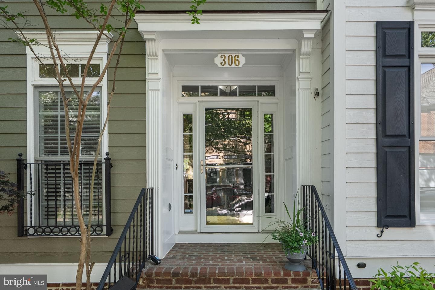 306 Hart Road photo 3