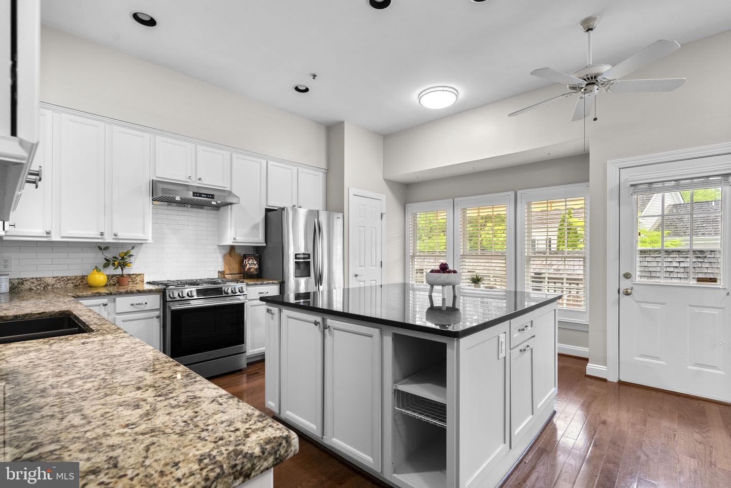 306 Hart Road photo 8