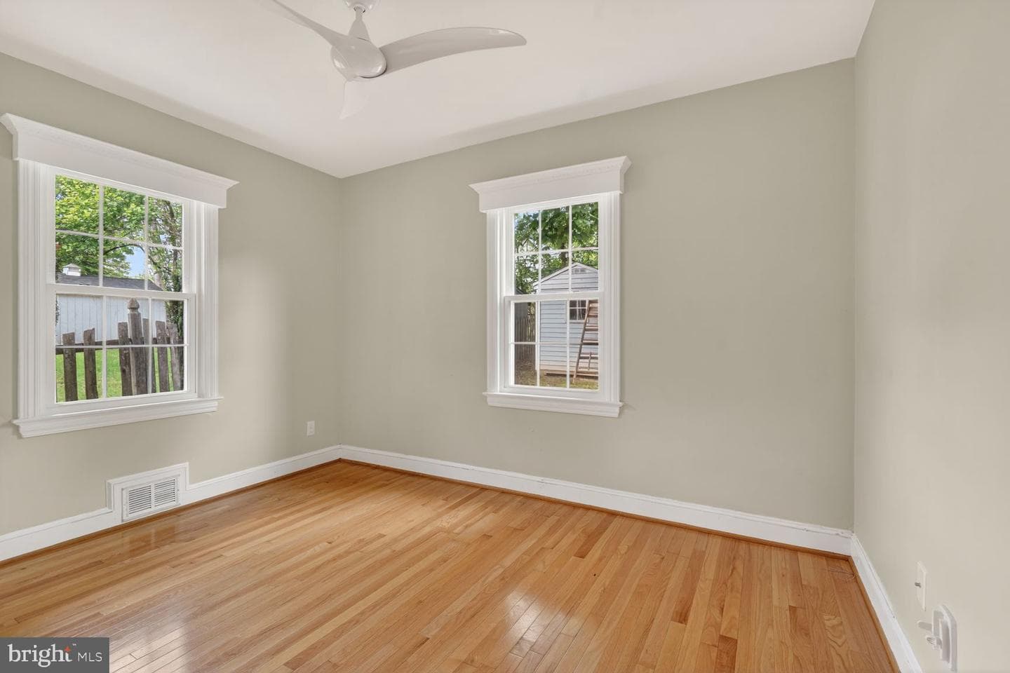 25 Williams Street photo 15