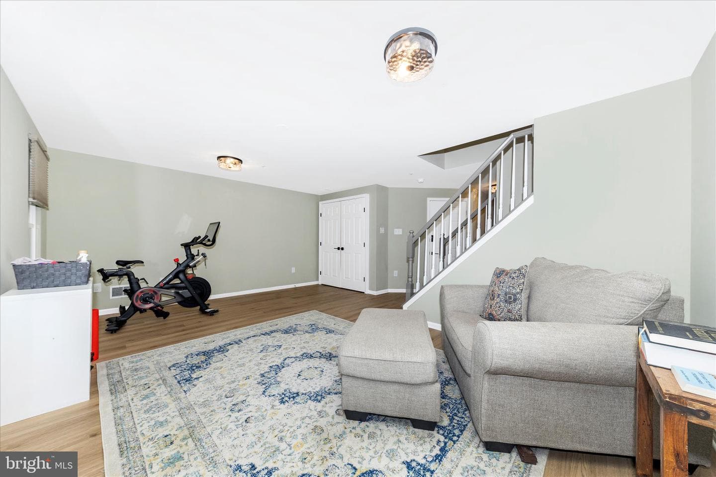 2902 Clovercrest Way photo 2