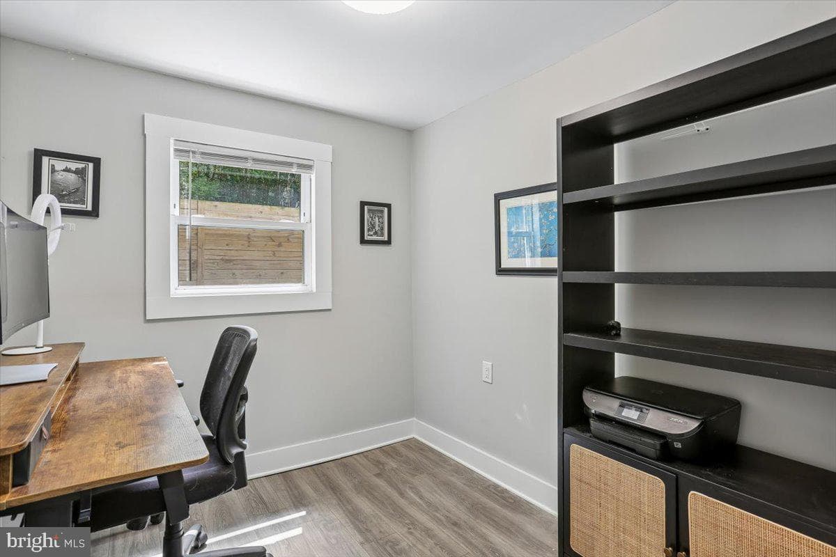 9409 Holland Avenue photo 26