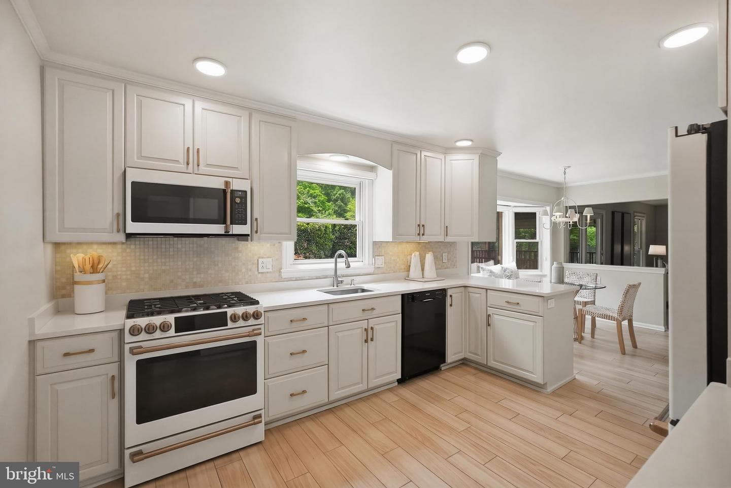 8100 Buckspark Lane E photo 7