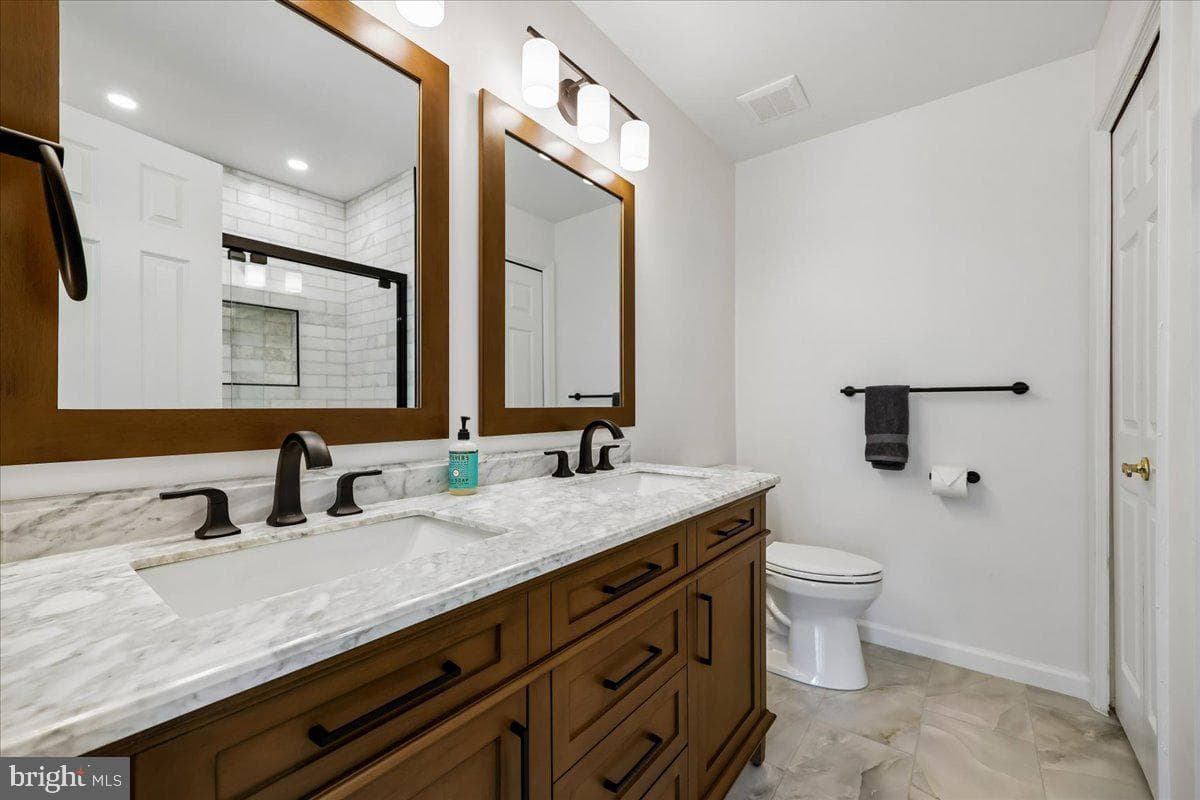 5705 Brewer House Circle #101 photo 24