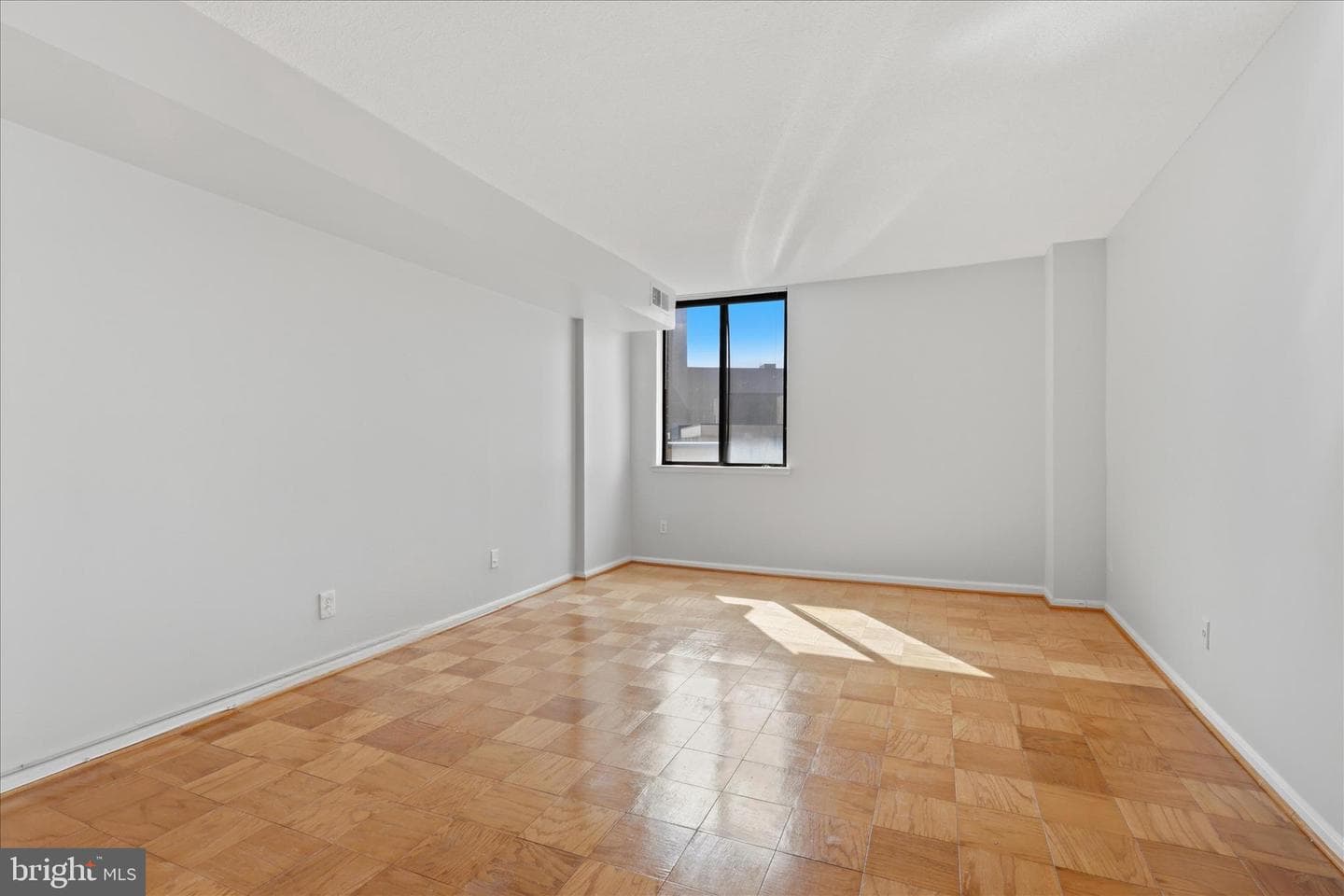 4 Monroe St # 4-1109 photo 32