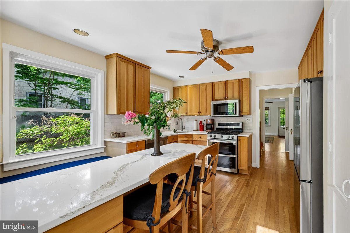 9 Pine Avenue photo 11