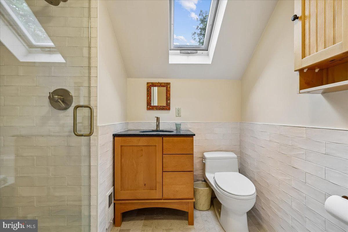 9 Pine Avenue photo 18