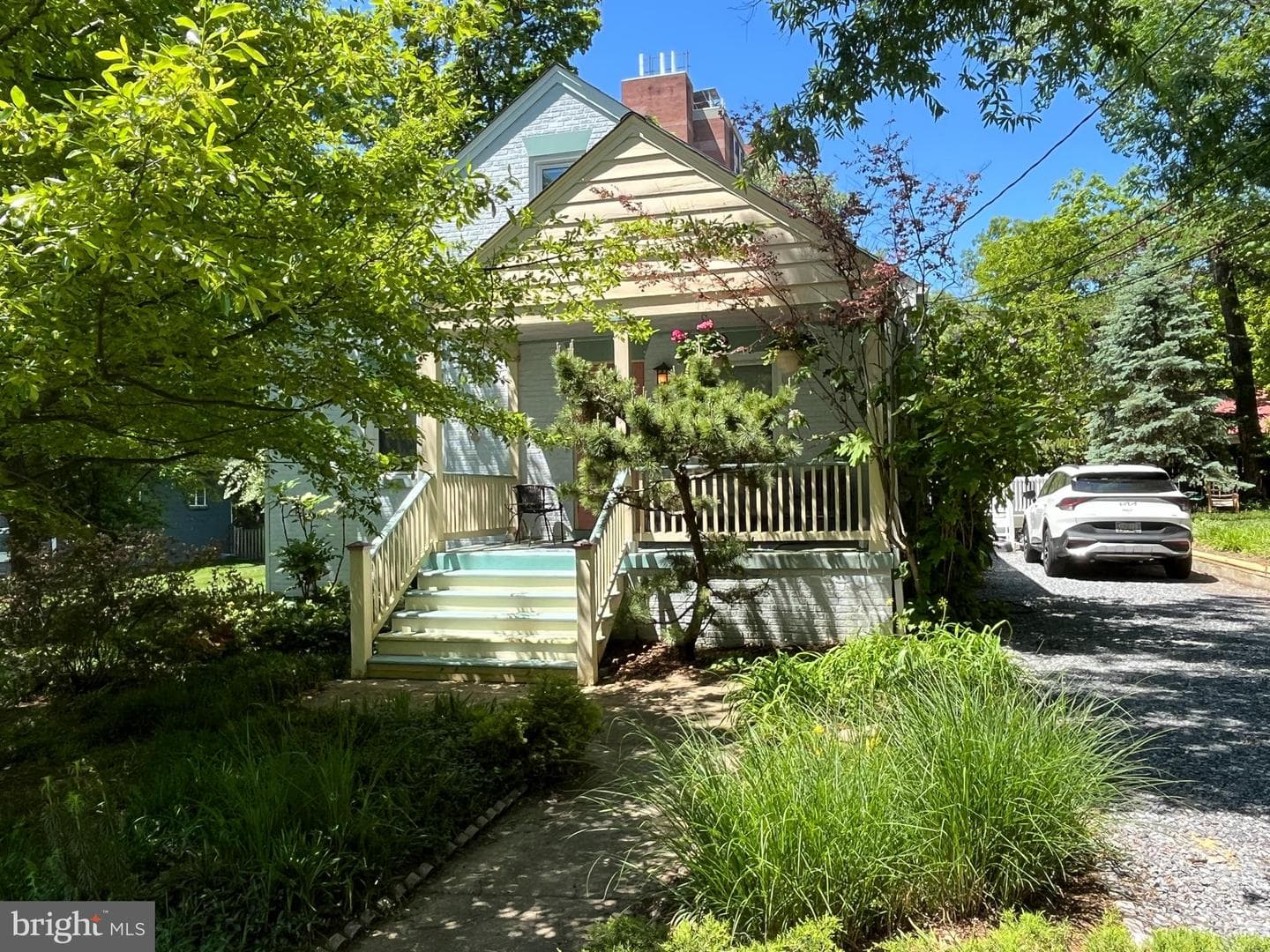 9 Pine Avenue photo 2