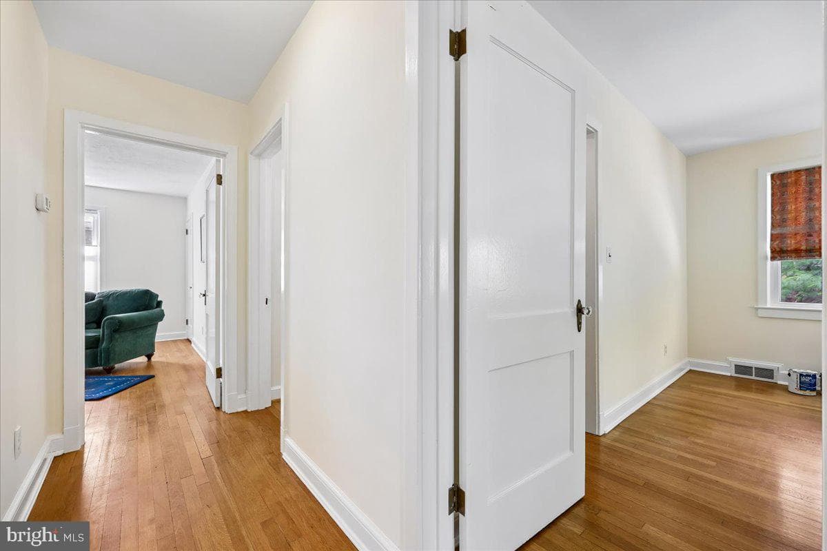 9 Pine Avenue photo 44