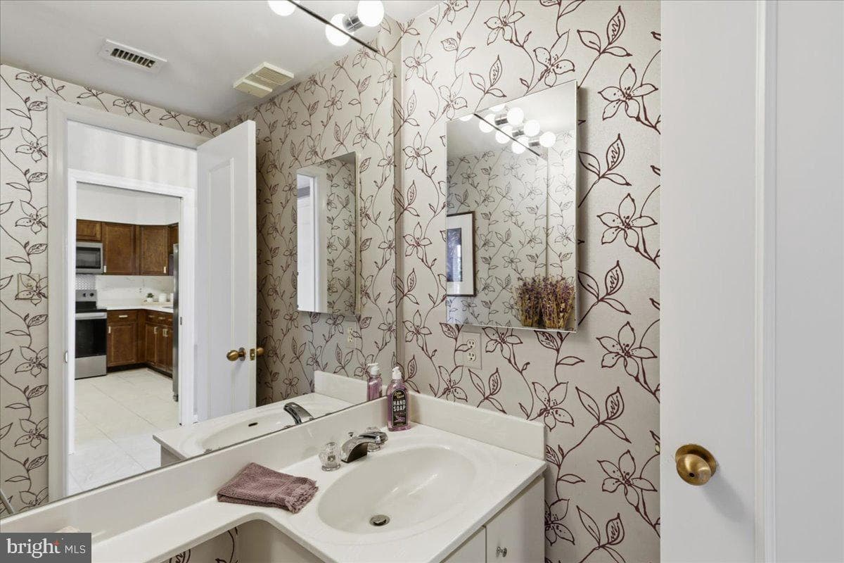 5800 Nicholson Lane #1-604 photo 10