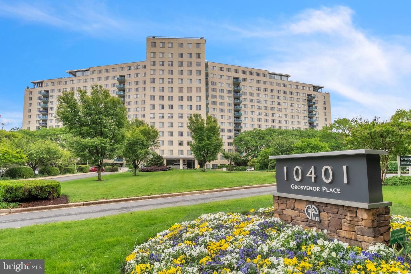 10401 Grosvenor Place #410, Rockville