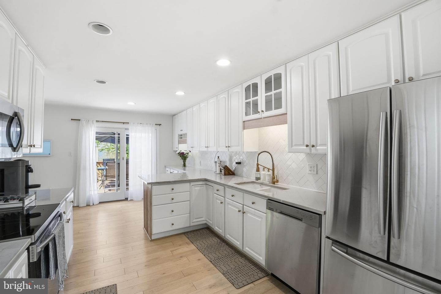 11205 Freas Drive photo 5