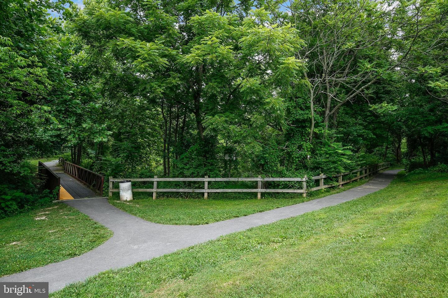 913 Hillside Lake Terrace #412 photo 37