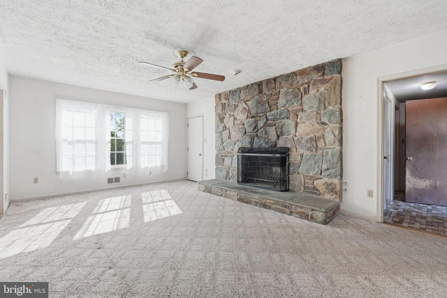 15901 Old Columbia Pike photo 19