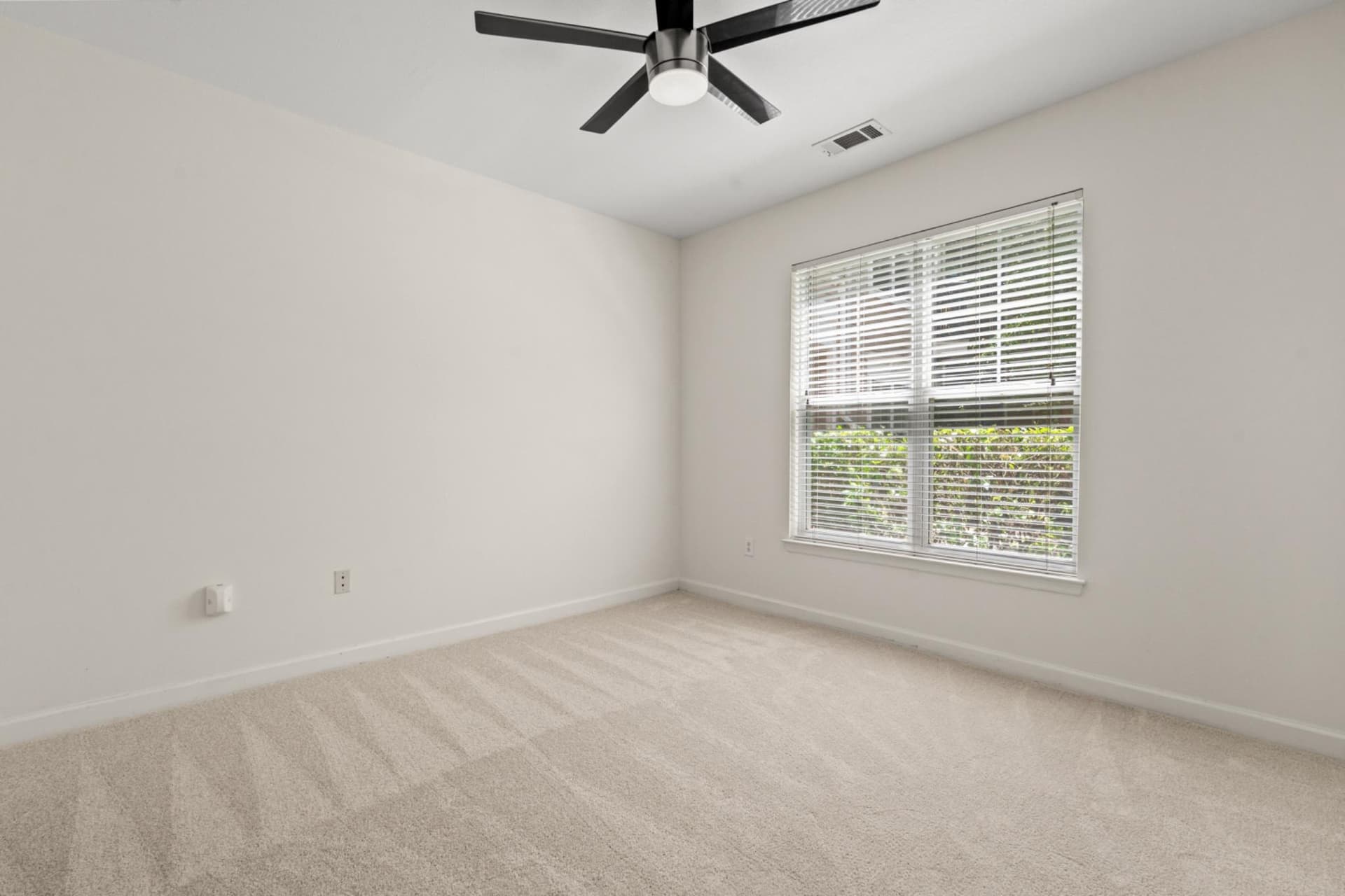 501 Hungerford Drive #154 photo 23