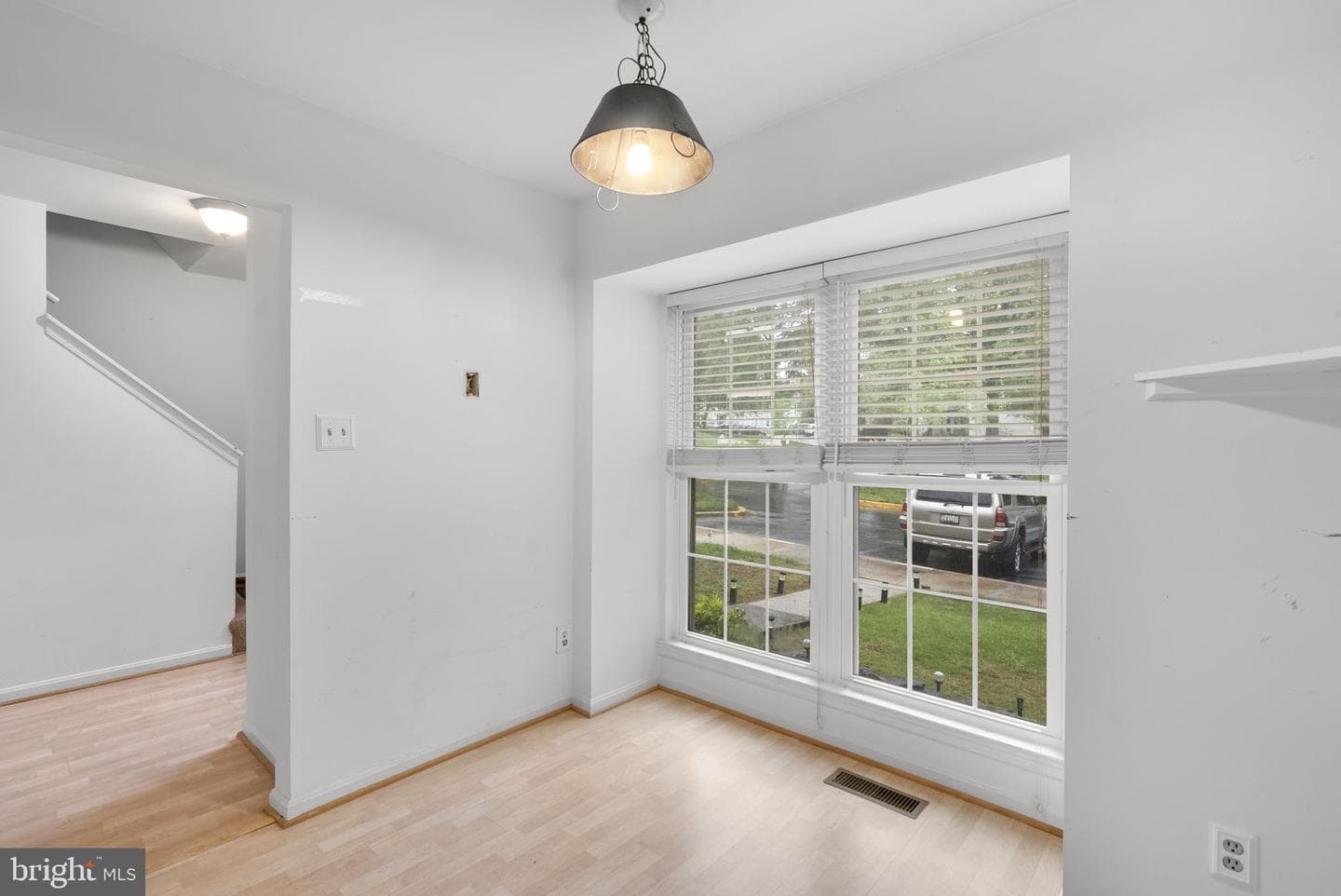 16 Gravenhurst Court photo 4
