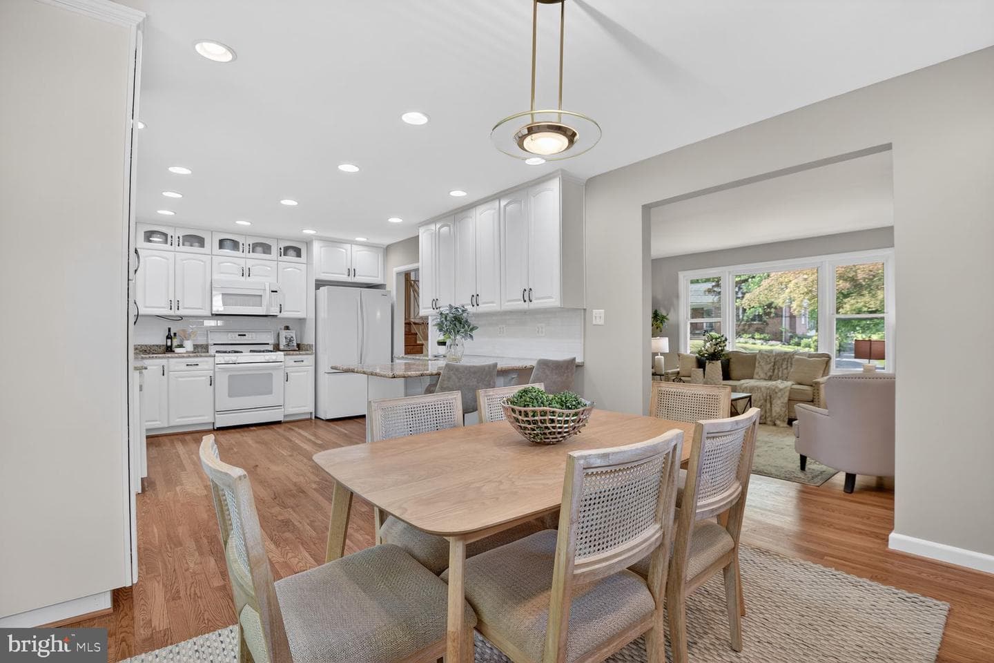 3521 Glenmoor Drive photo 9