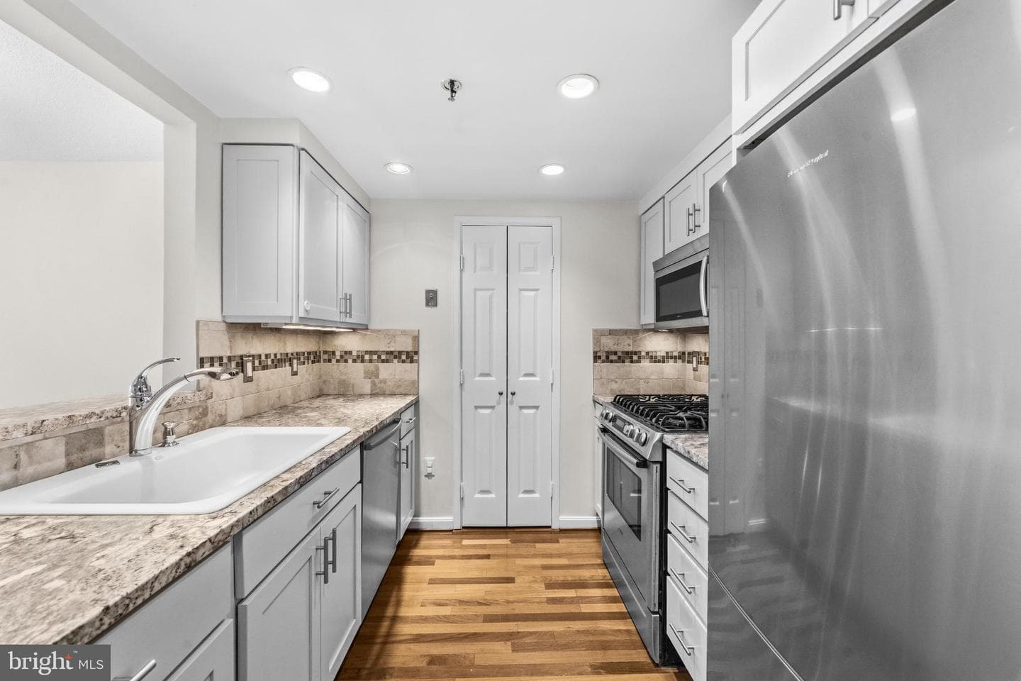 4808 Moorland Lane #607 photo 8