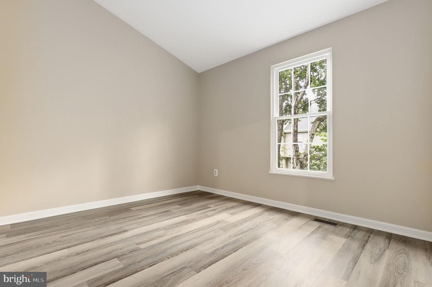 8 Winter Garden Court photo 30
