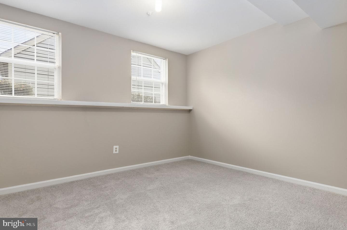 8 Winter Garden Court photo 38
