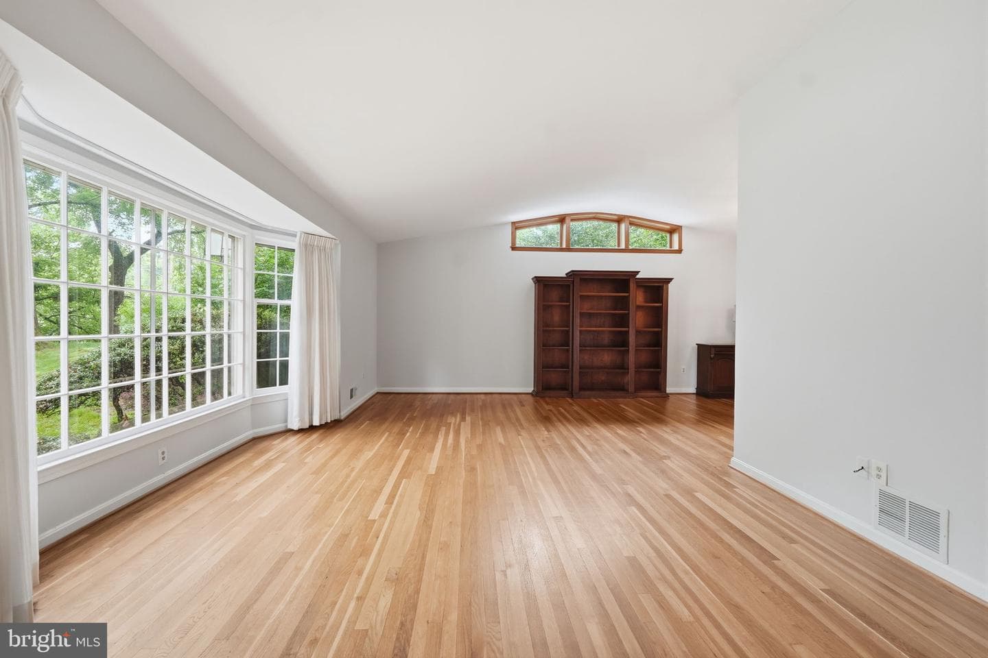 12516 Davan Drive photo 6