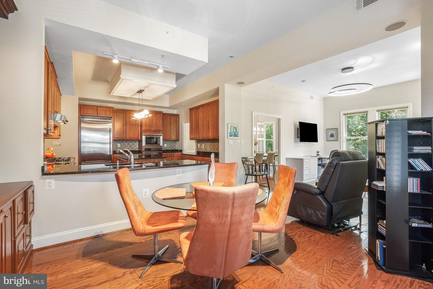 10401 Strathmore Park Court #404 photo 10