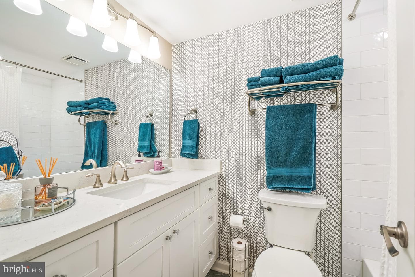 5802 Nicholson Lane #2-202 photo 23