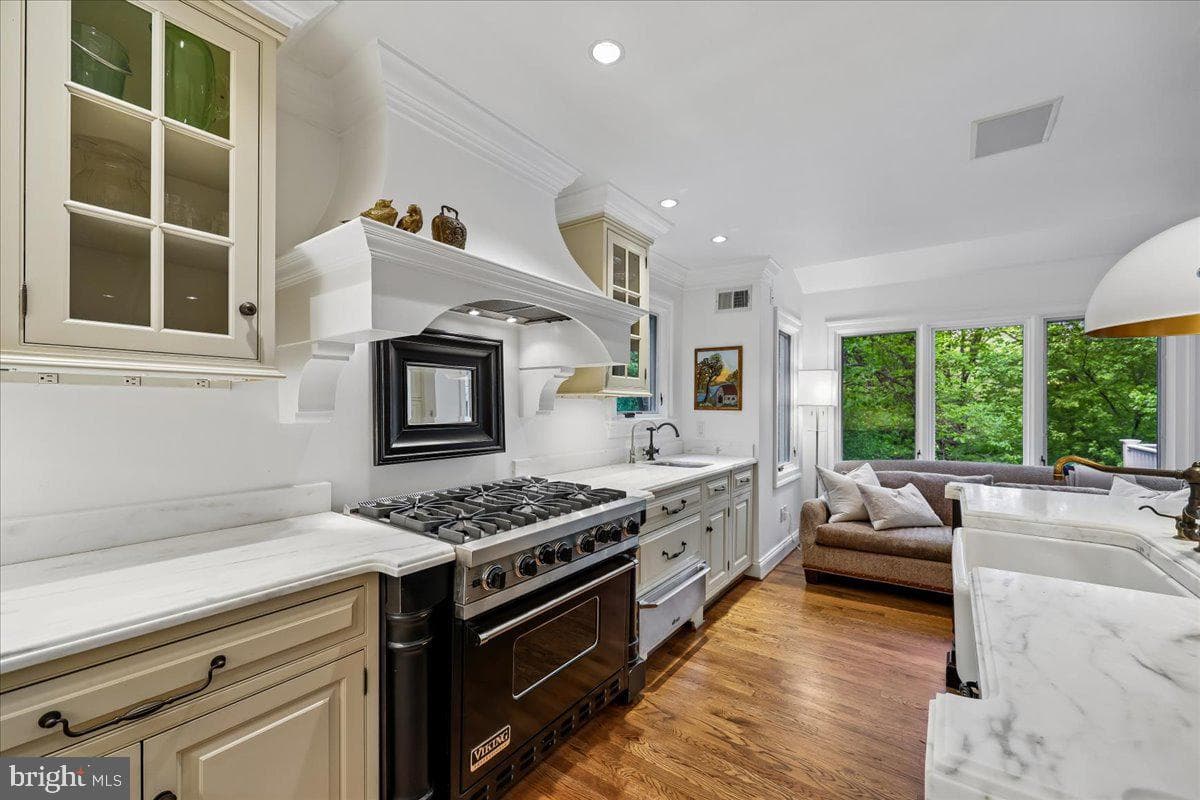 6904 Earlsgate Way photo 7