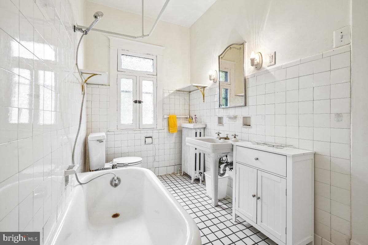 6 Philadelphia Avenue photo 19