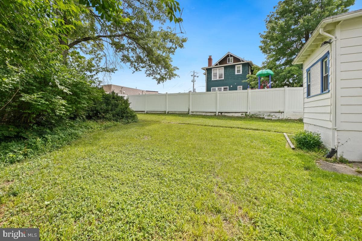 6 Philadelphia Avenue photo 31