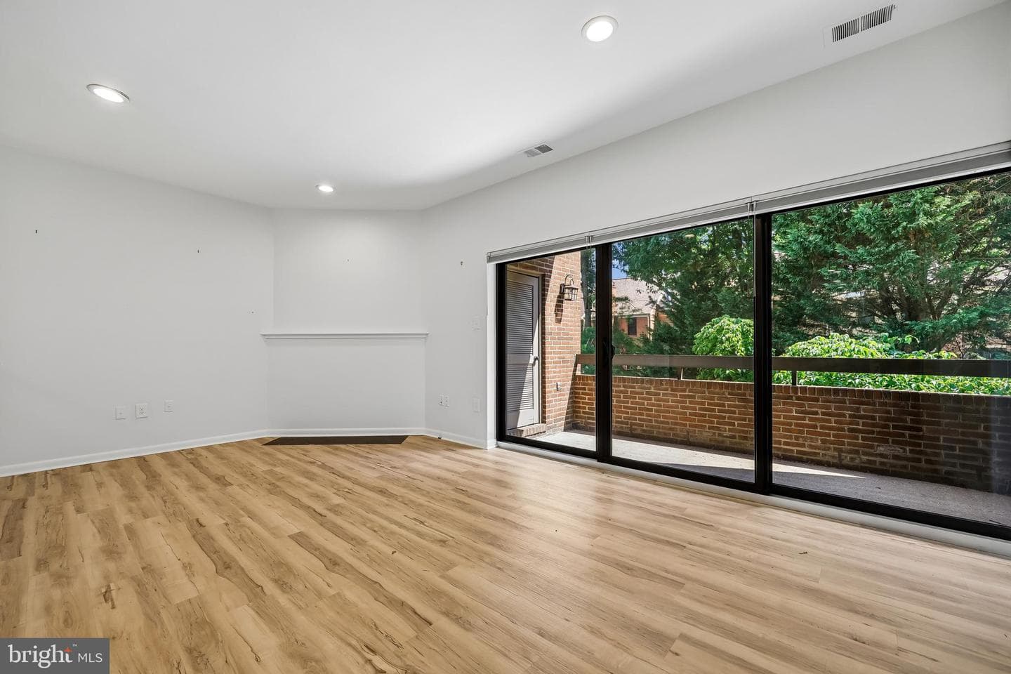 5229 King Charles Way #1-6 photo 15