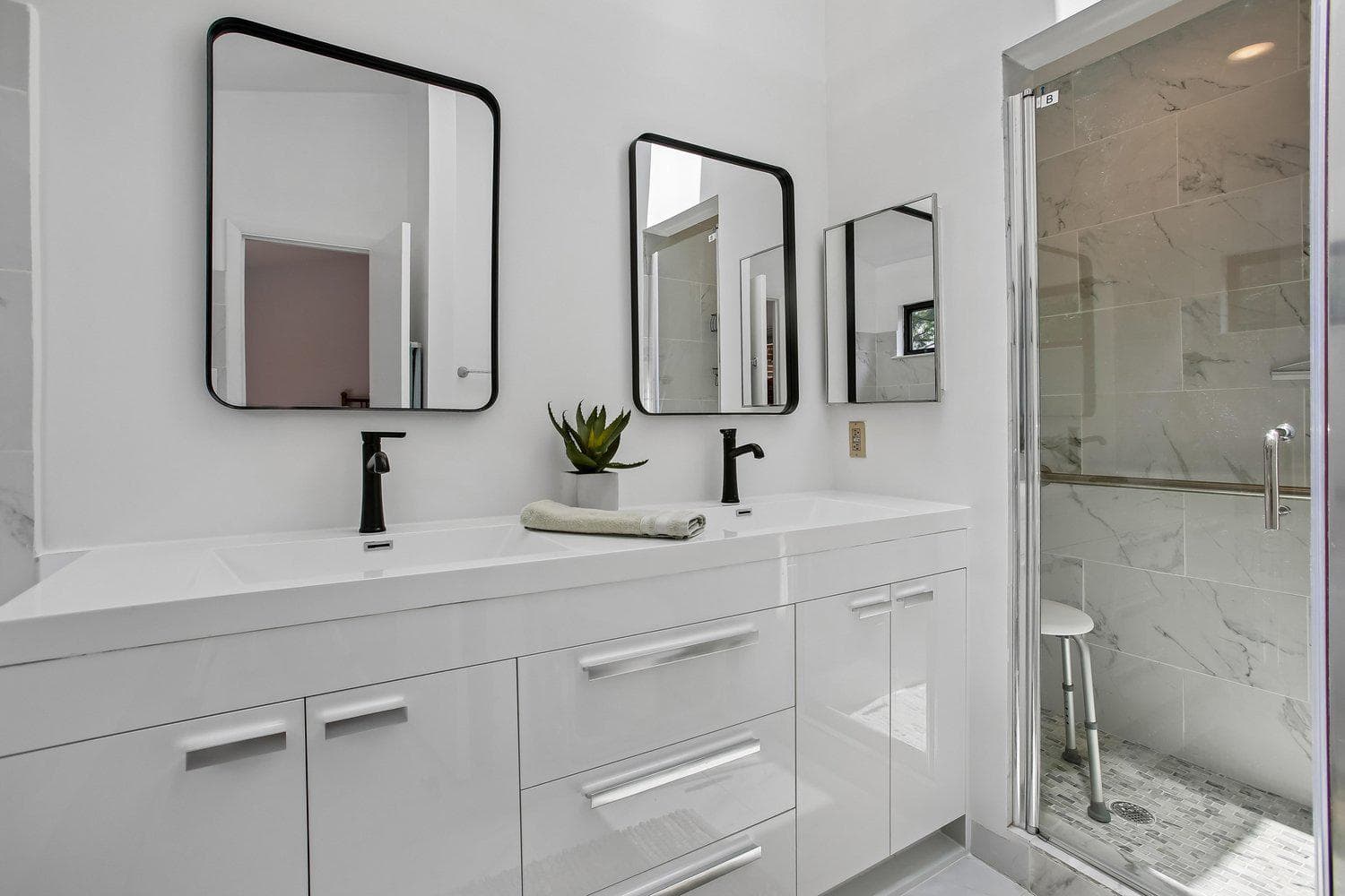 5229 King Charles Way #1-6 photo 23