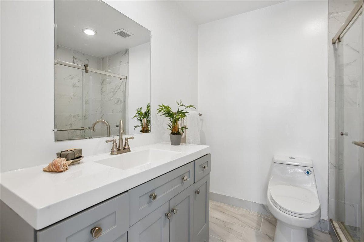 5229 King Charles Way #1-6 photo 32