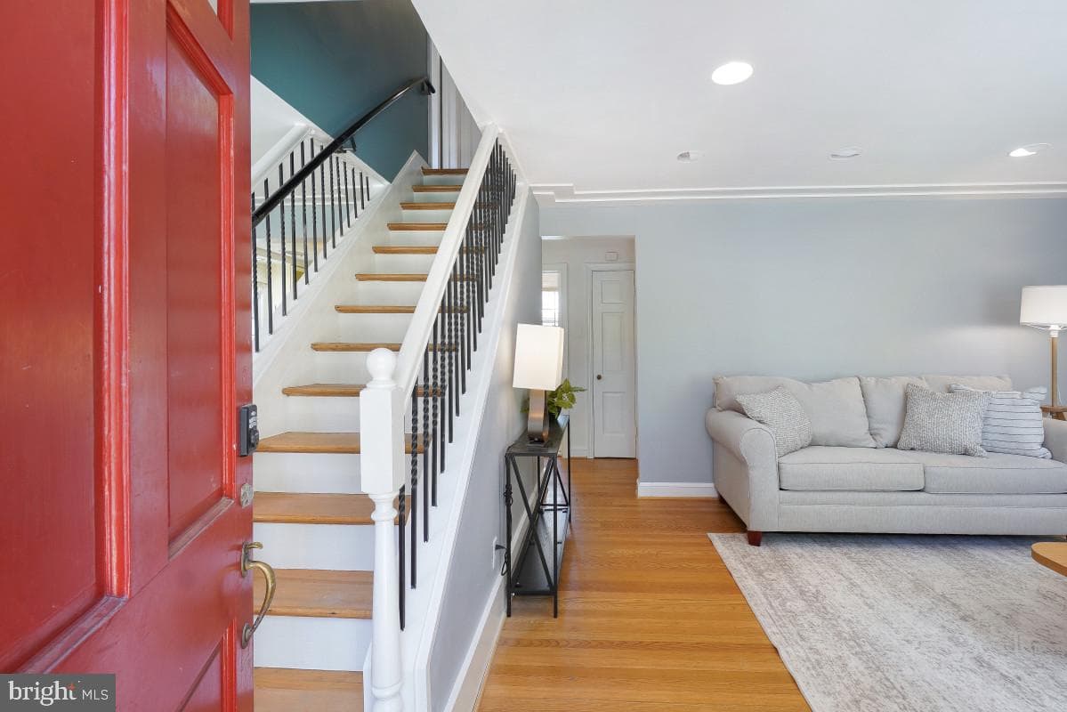 517 Ethan Allen Avenue photo 4