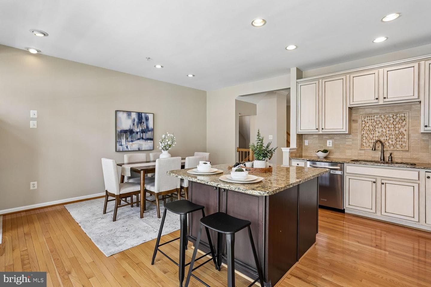708 Market Street E photo 13