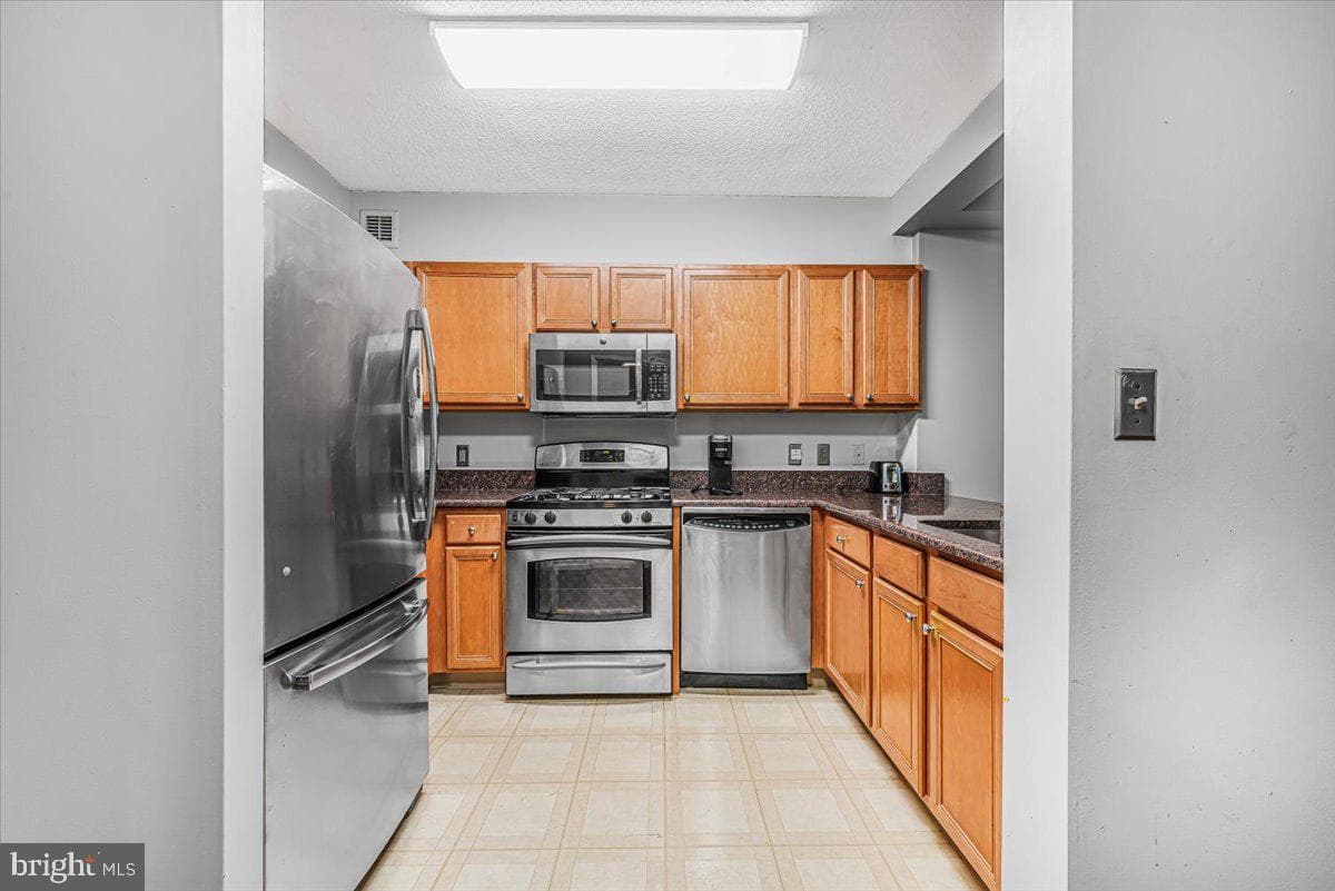 7111 Woodmont Avenue #308 photo 7