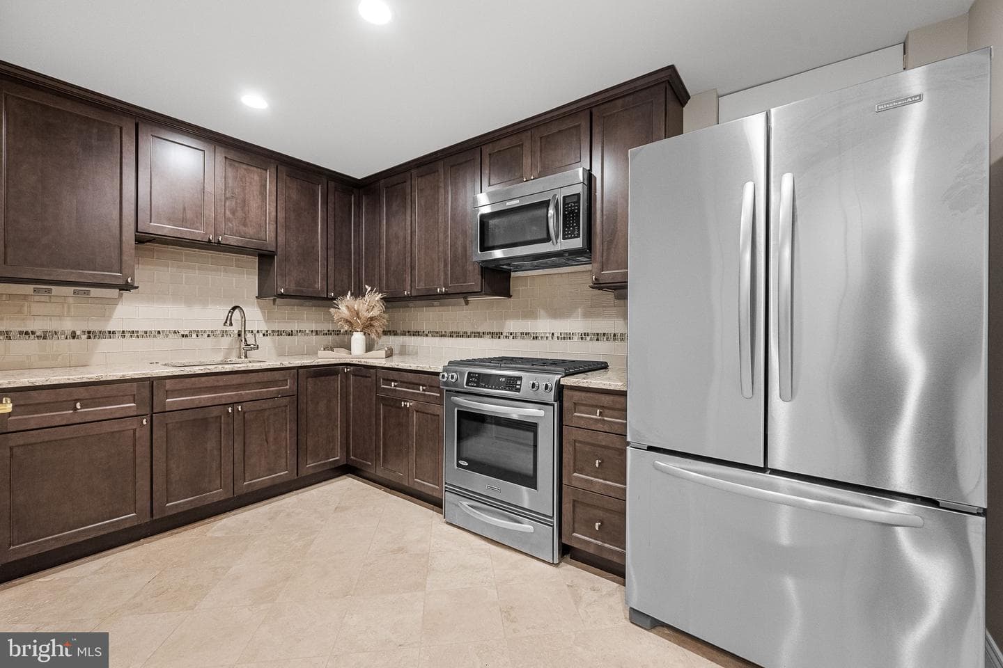 9541 E Bexhill Drive photo 86