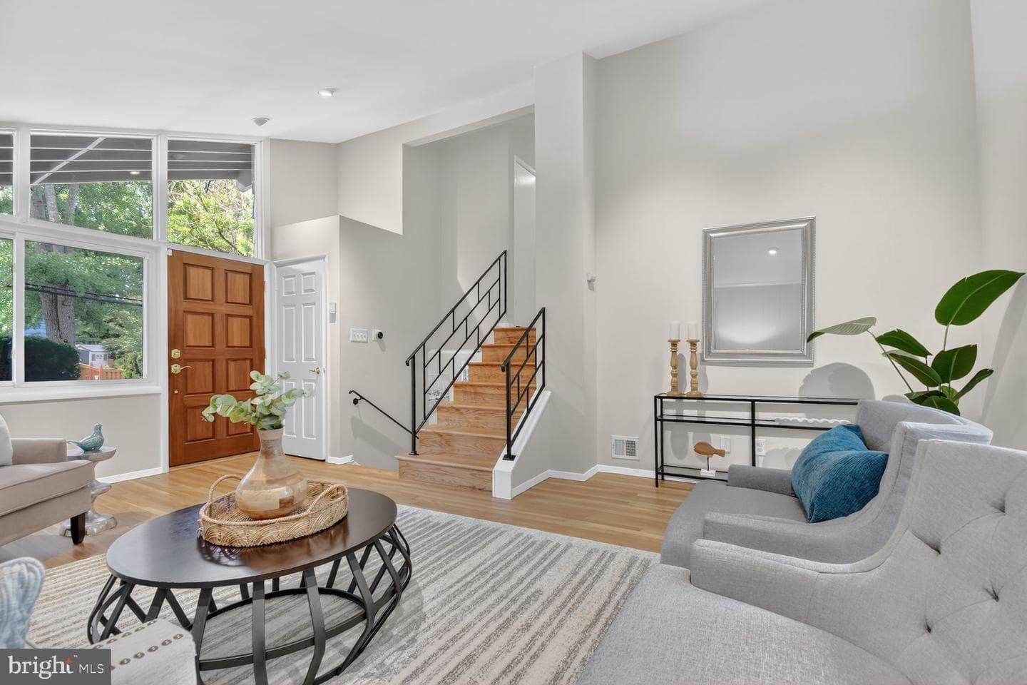 4401 Ferrara Drive photo 4
