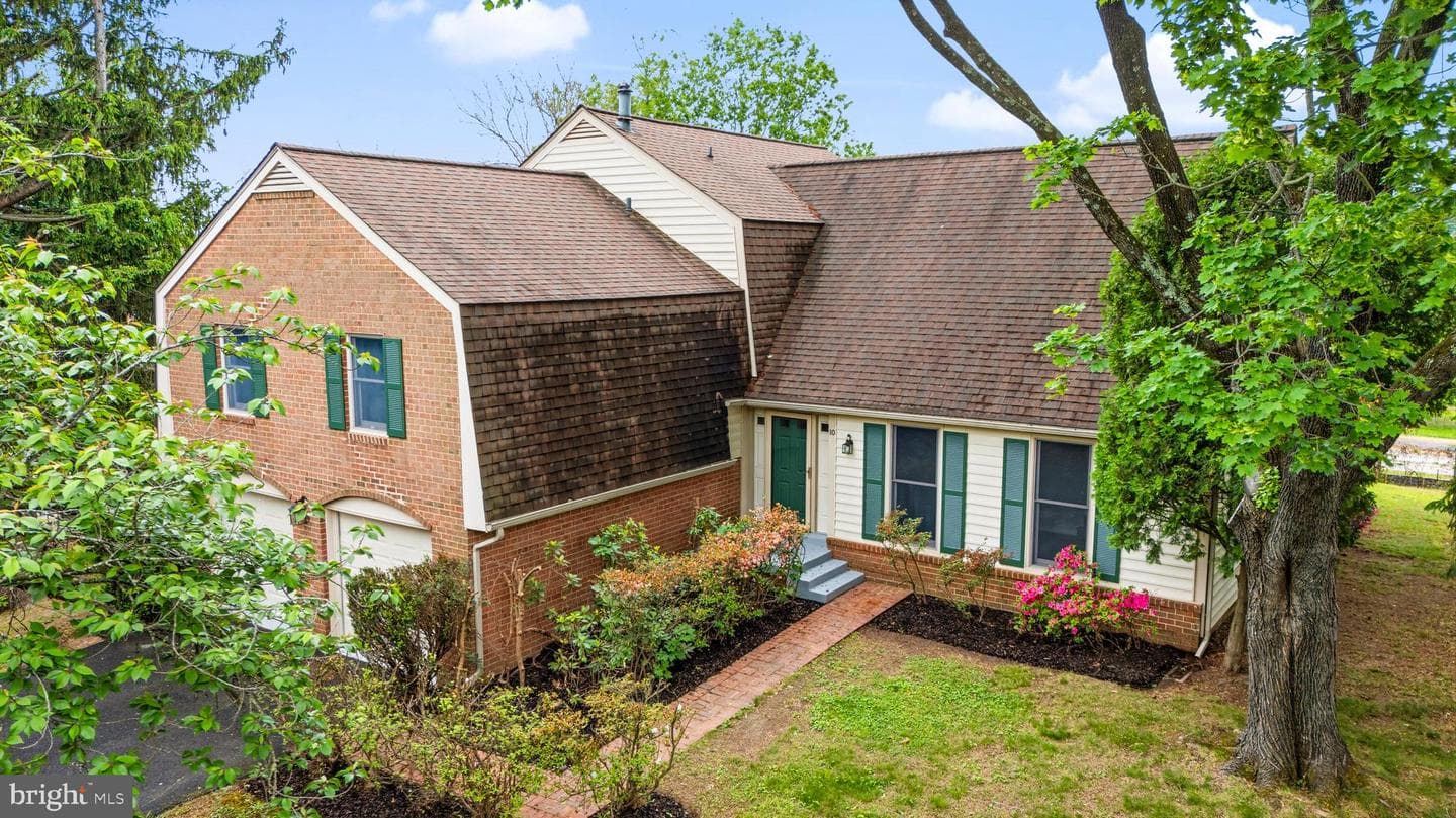 10 Dellcastle Court photo 3